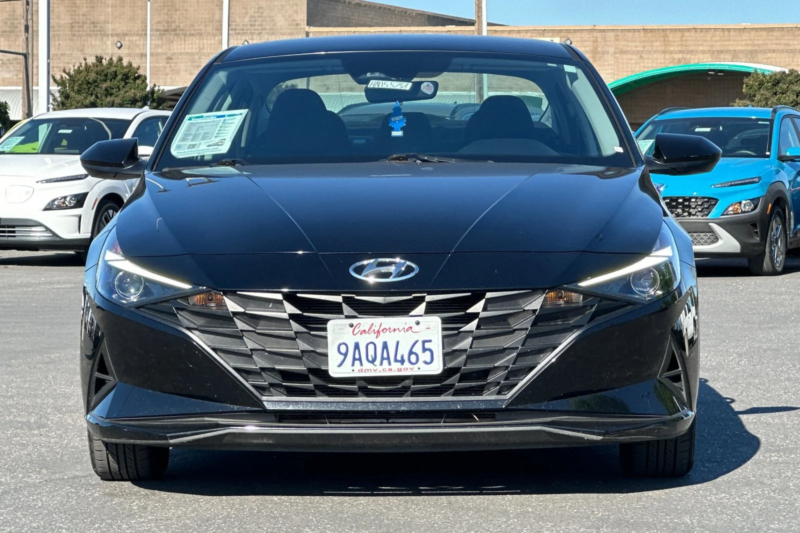 Used 2022 Phantom Black Hyundai SE image 9