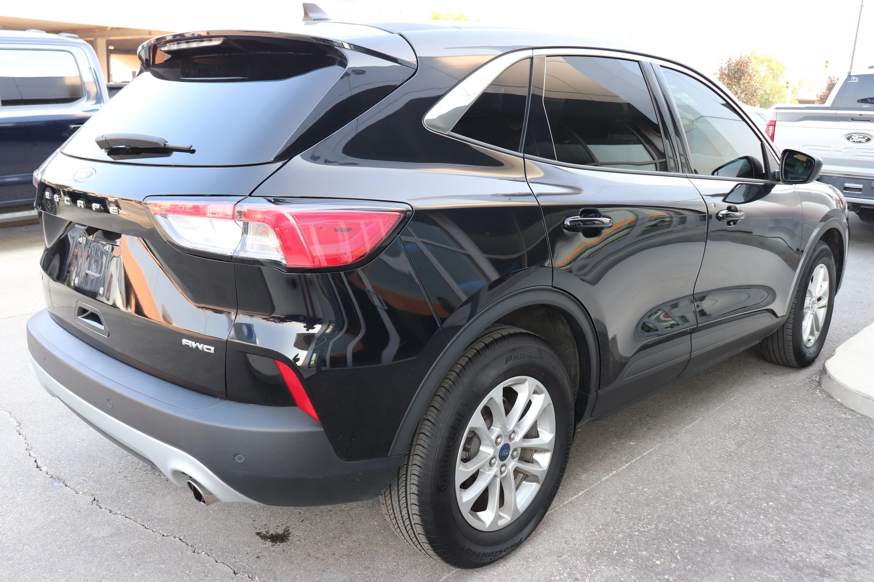 Certified Used 2022 Black Ford SE image 4