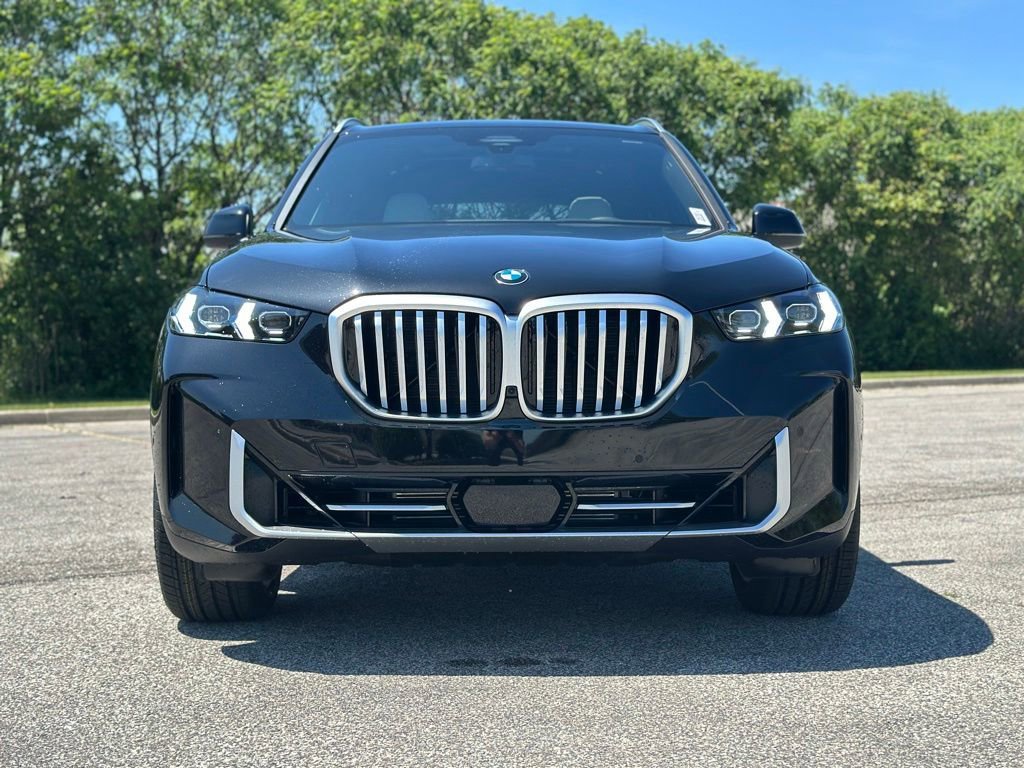 New 2026 Black Sapphire Metallic BMW xDrive40i image 2