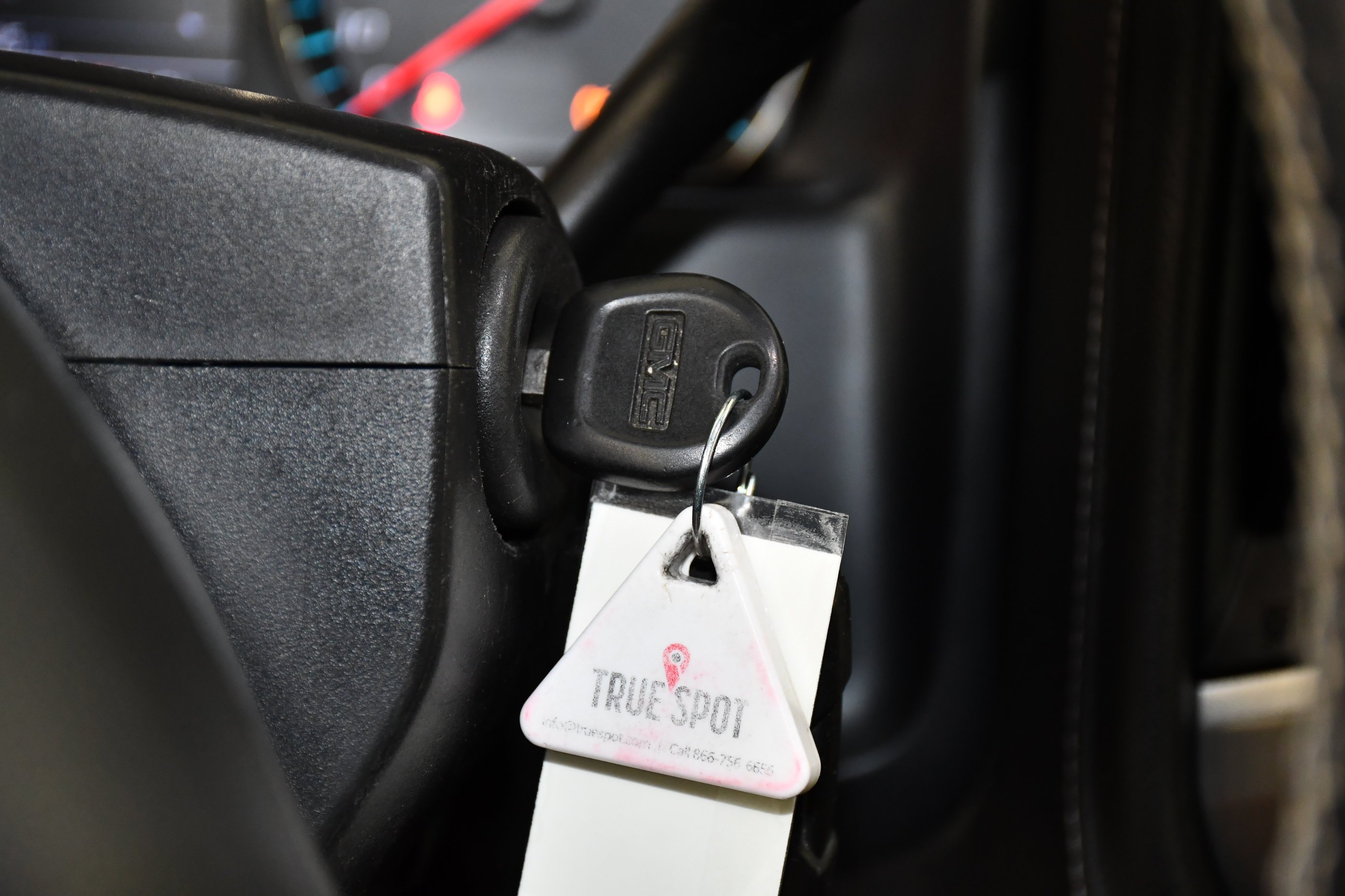 Used 2018 Summit White GMC SLE image 21