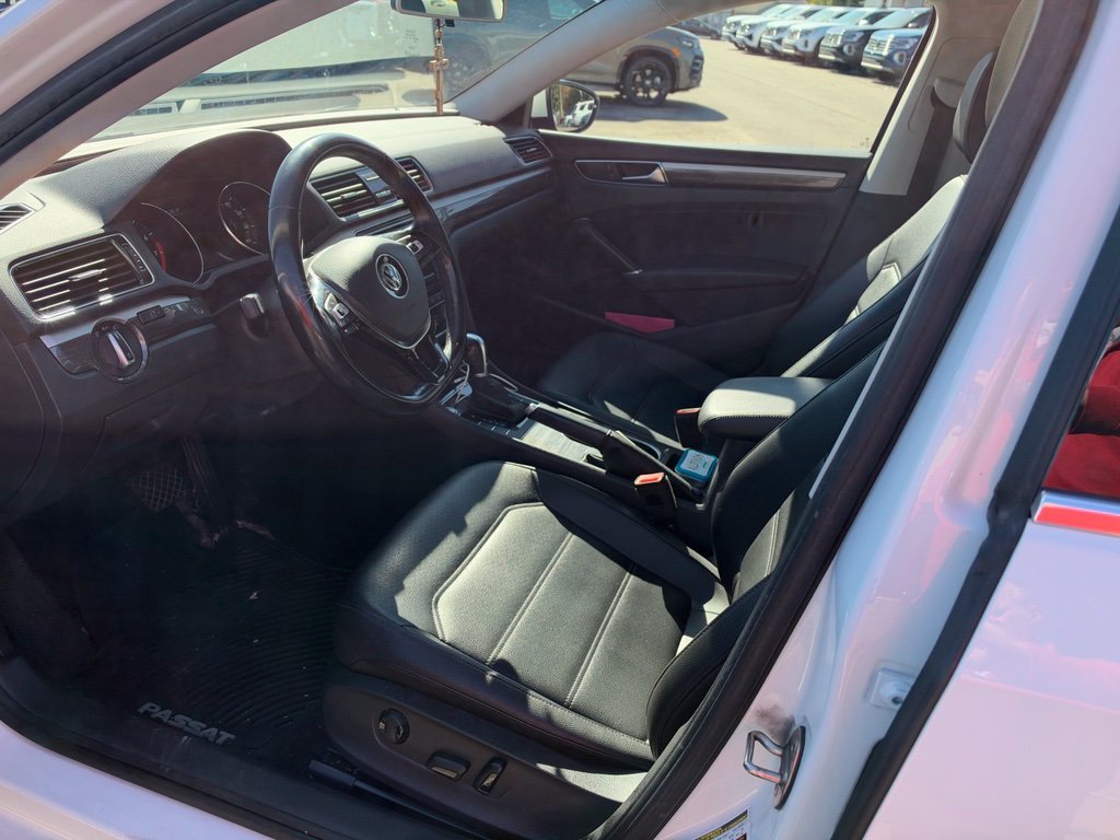 Used 2018 White Volkswagen 2.0T SE image 11