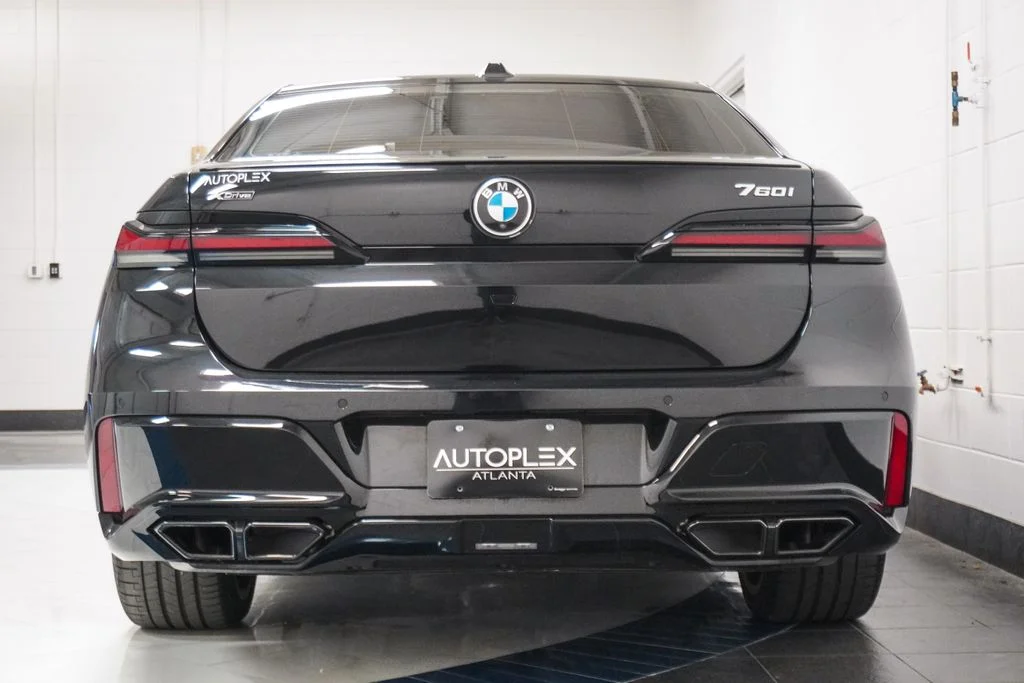 Used 2023 Black BMW 760i xDrive image 39