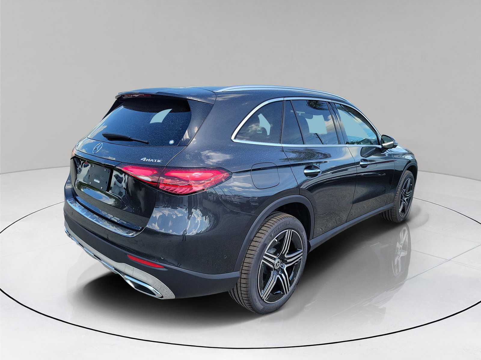 New 2027 Graphite Grey Metallic Mercedes-Benz GLC 300 image 33