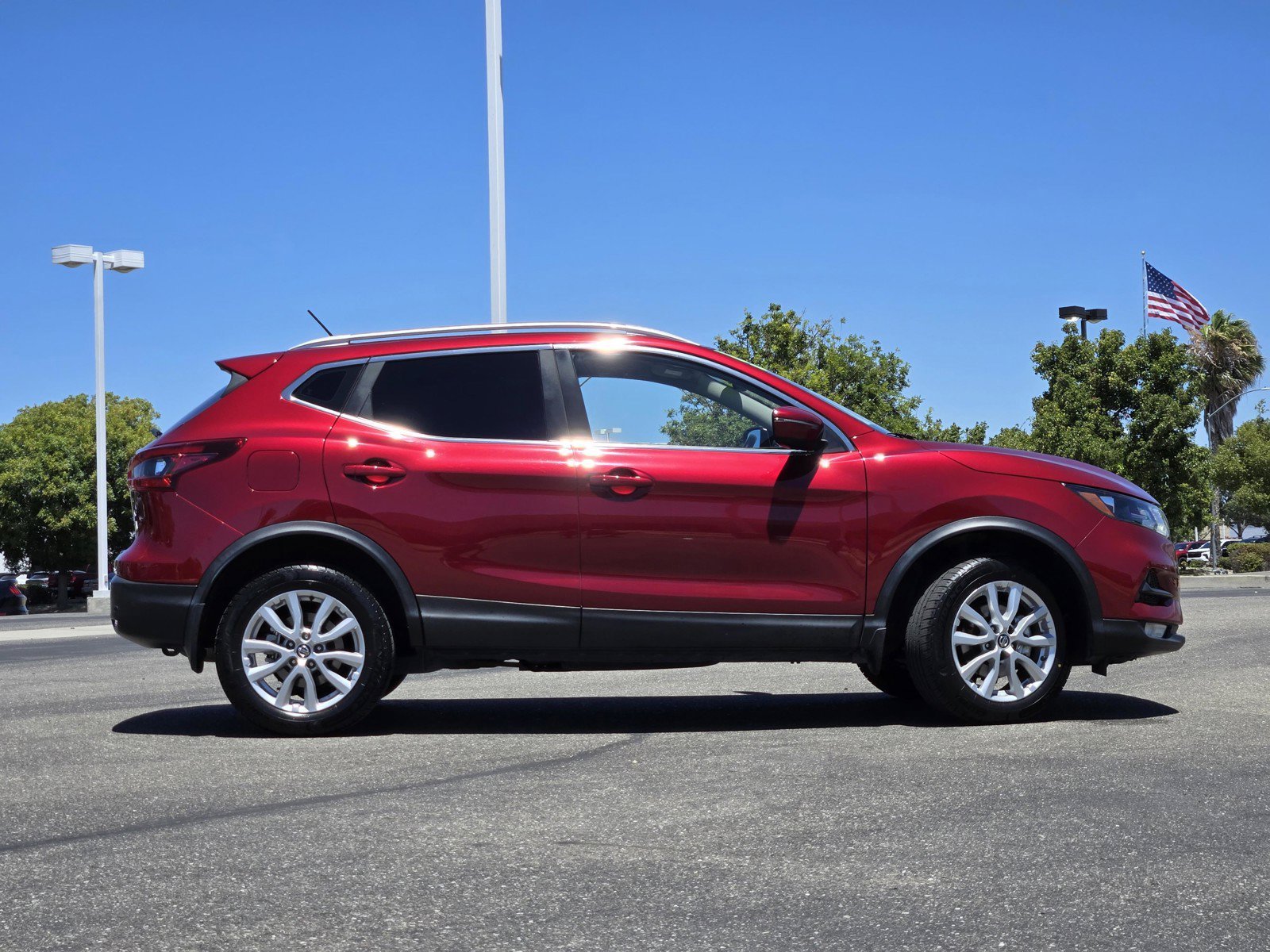 Certified Used 2022 Scarlet Ember Nissan SV image 3
