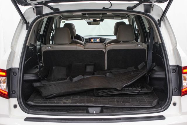 Used 2019 White Honda Touring image 7