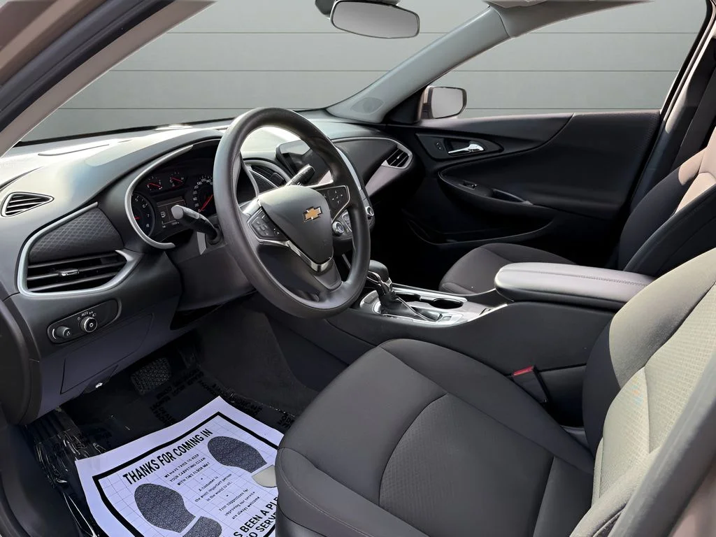 Used 2023 Gray Chevrolet LT image 22