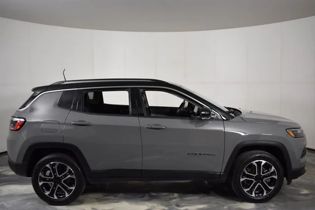 Used 2022 Gray Jeep Limited image 11
