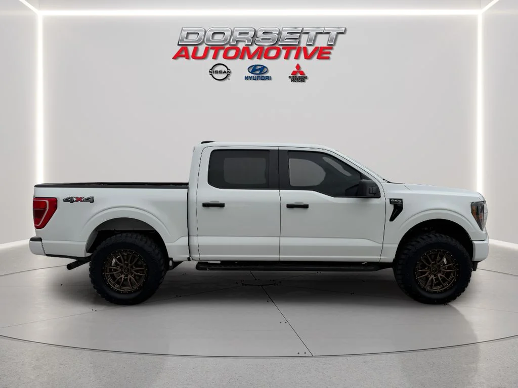 Used 2023 Oxford White Ford XLT image 5