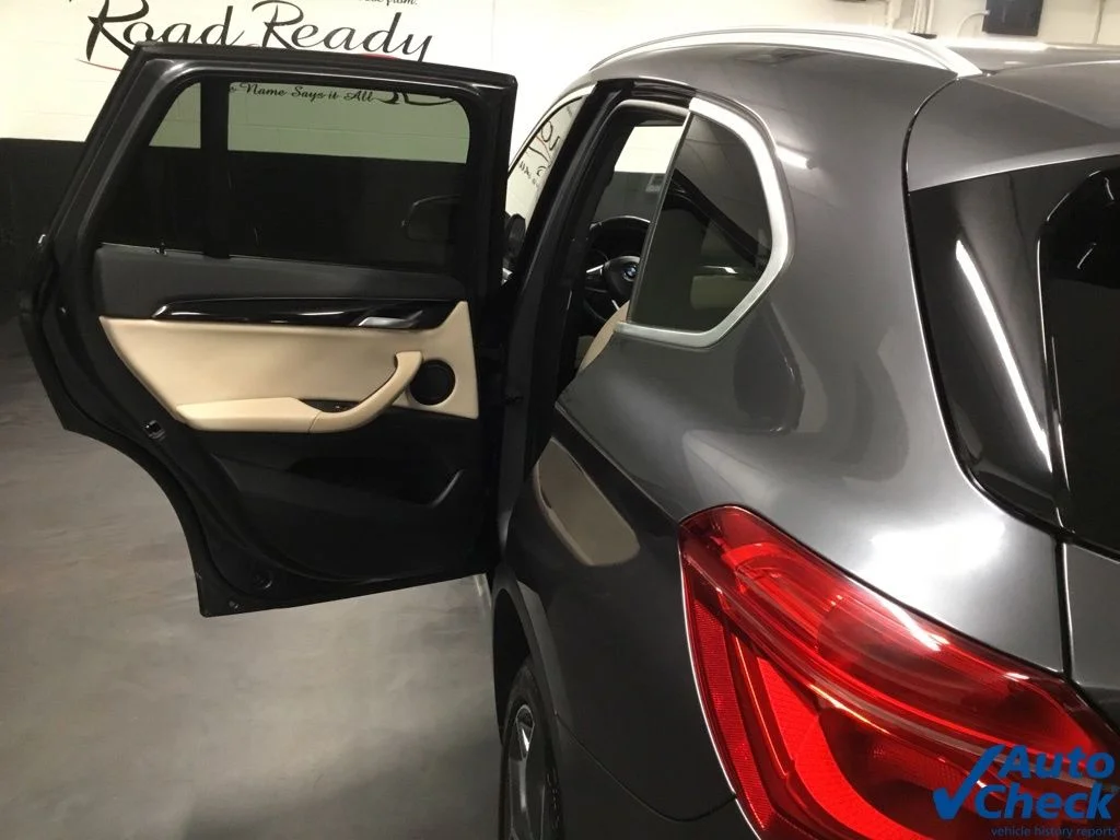 Used 2019 Gray BMW xDrive28i image 28