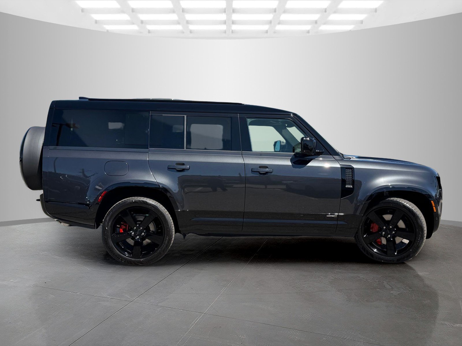 2026 Land Rover Defender X - Photo 4
