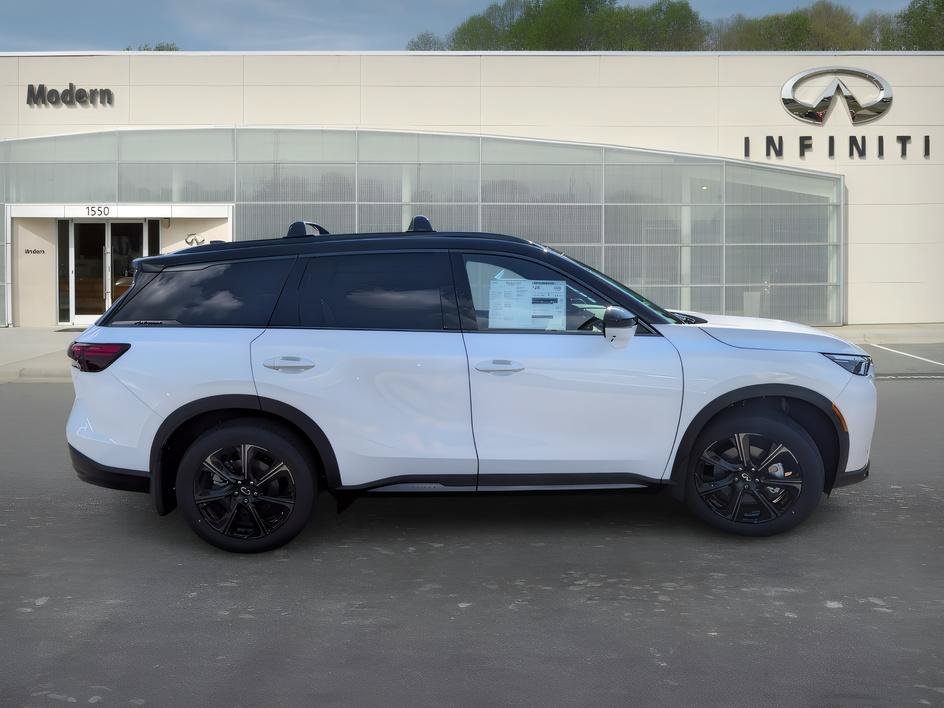 New 2027 2T RAD WHT INFINITI AUTOGRAPH image 4