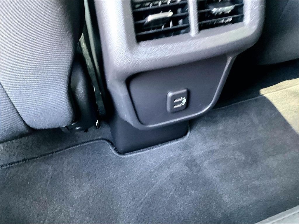 Used 2024 White Chevrolet LT image 27