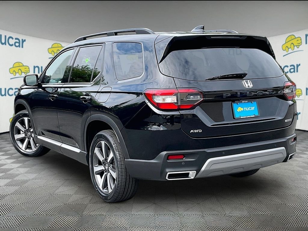 Used 2023 Crystal Black Pearl Honda Touring image 4