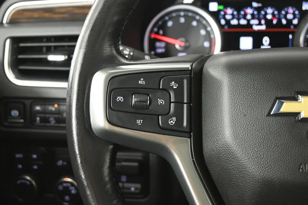 Used 2021 IRIDESCENT PEARL TRICOAT Chevrolet Premier image 37