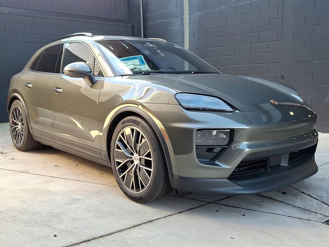 2025 Porsche Macan Base - Photo 9