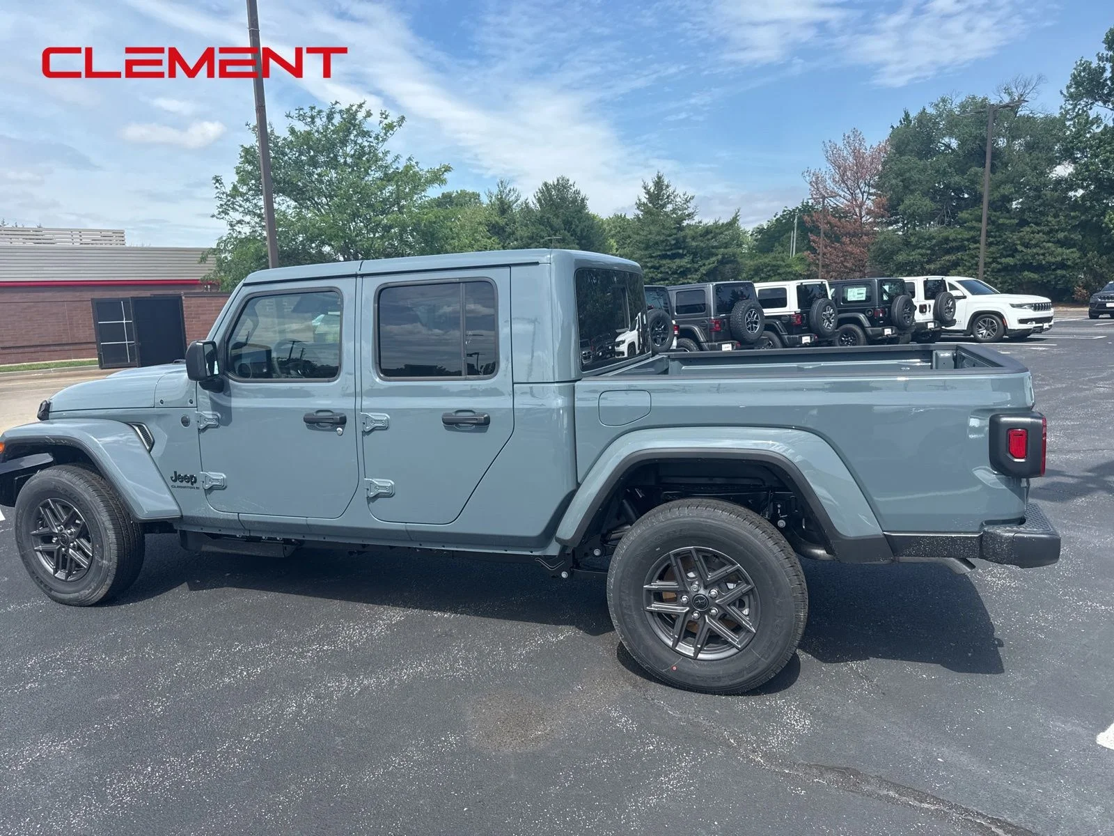 New 2026 Anvil Clear-Coat Exterior Paint Jeep Sport S image 4