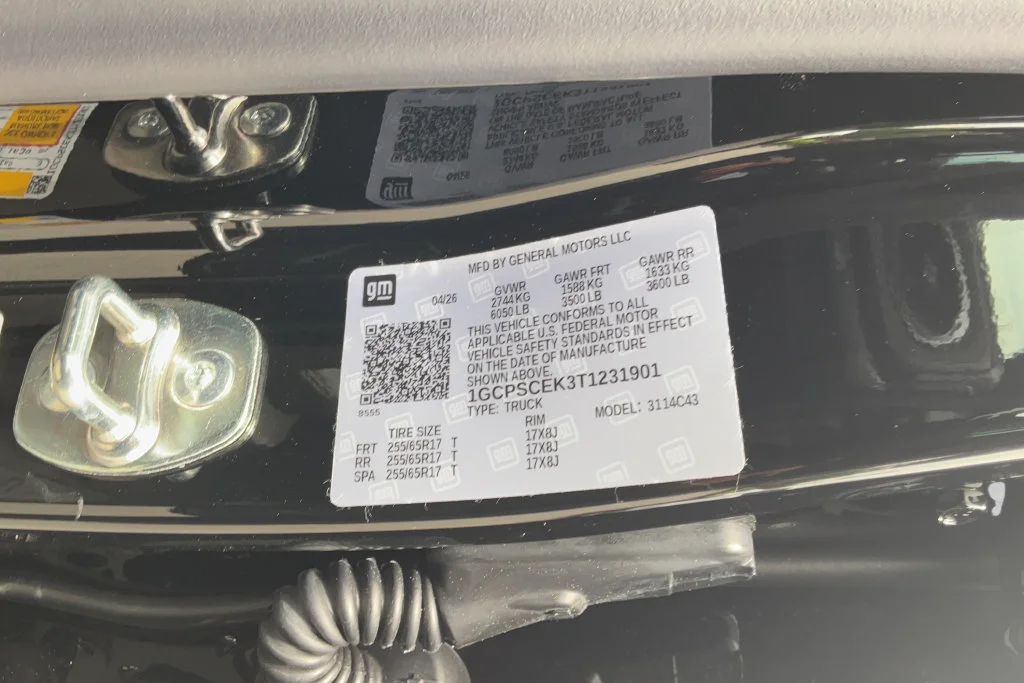 New 2026 Black Chevrolet LT image 24