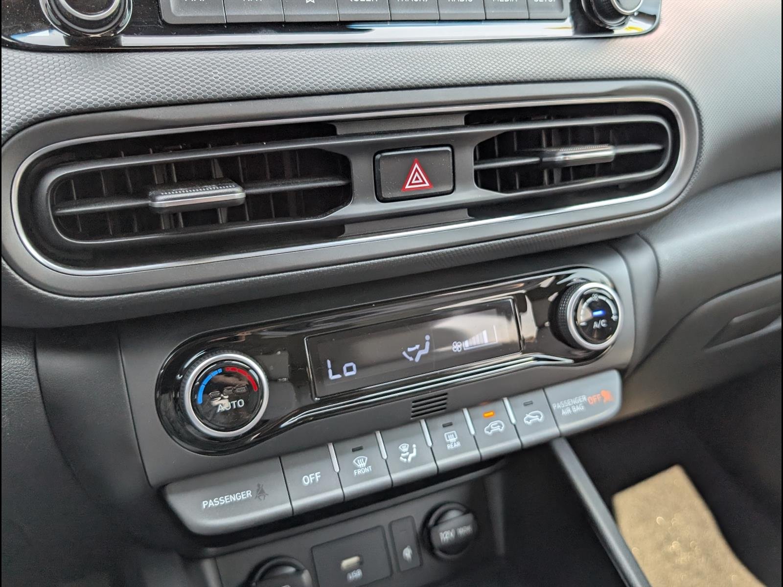 2023 Hyundai Kona SEL - Photo 15