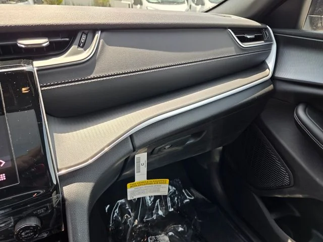 New 2026 Baltic Gray Metallic Clear-Coat Exterior Paint Jeep Laredo X image 27