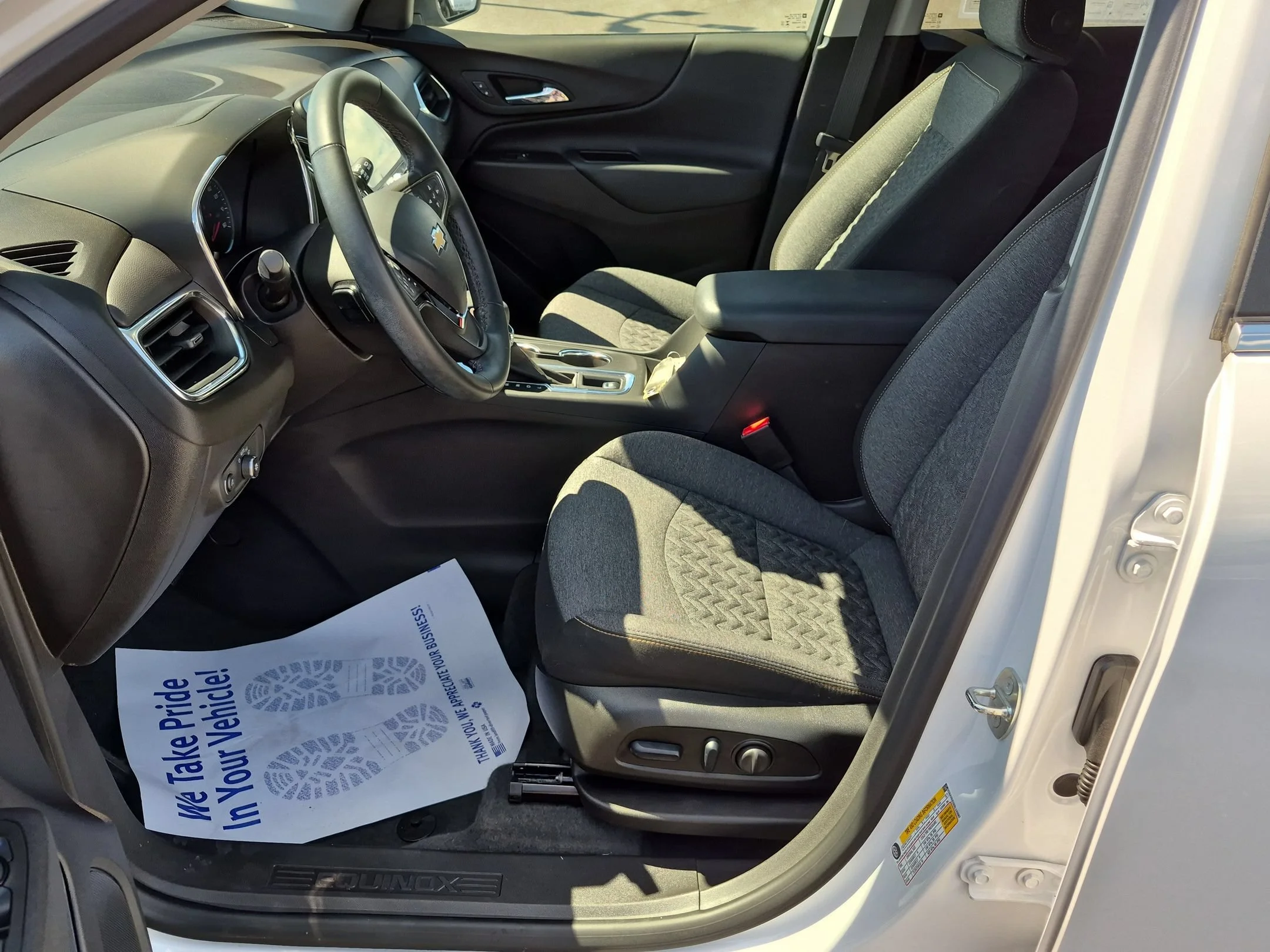 Used 2024 Summit White Chevrolet LT image 16