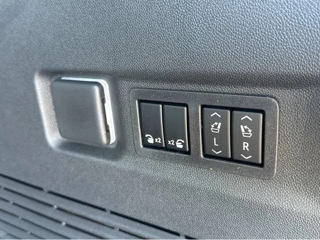 2026 GMC Yukon XL AT4 Ultimate - Photo 32