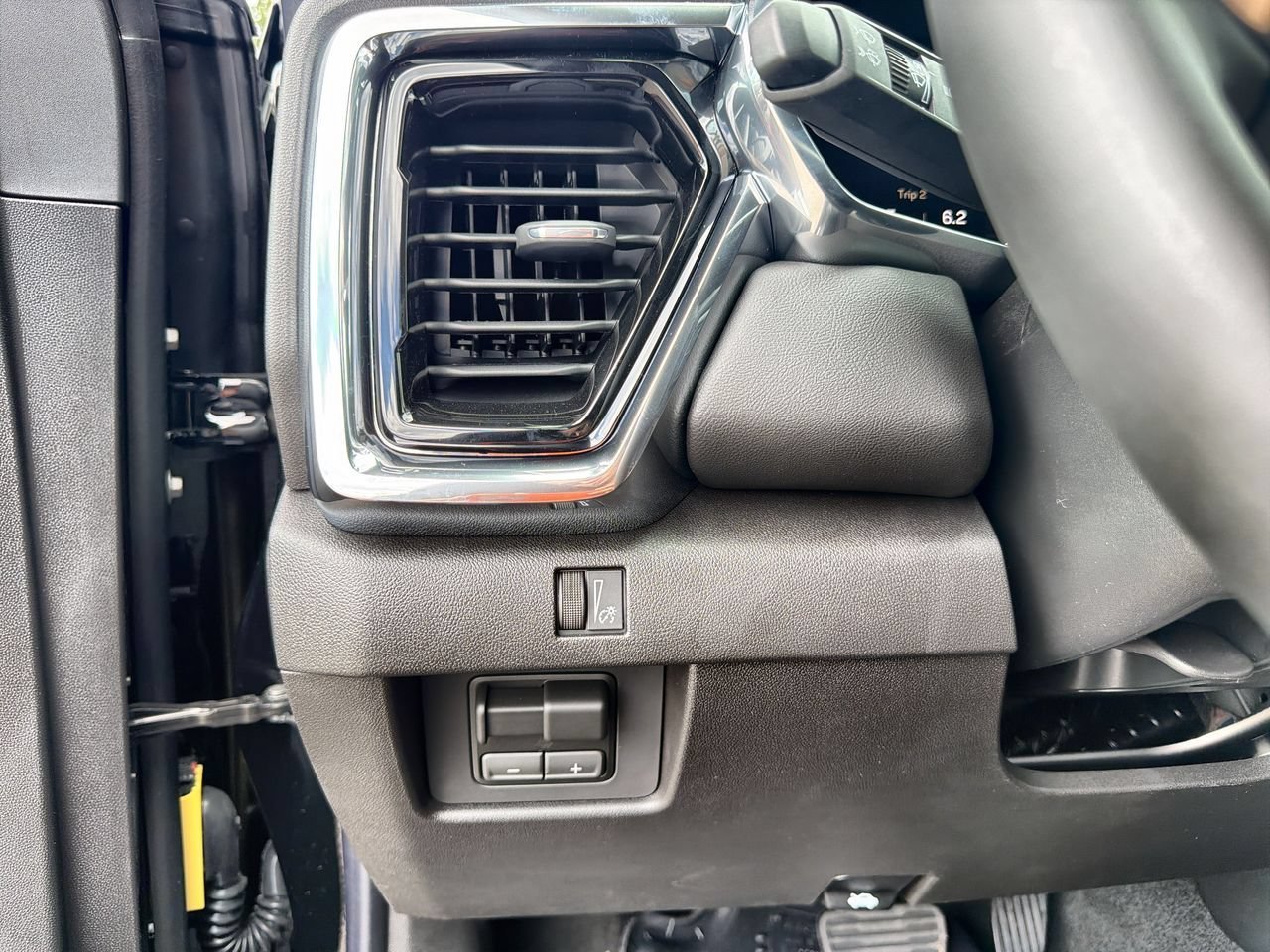 New 2026 Onyx Black GMC Elevation image 15