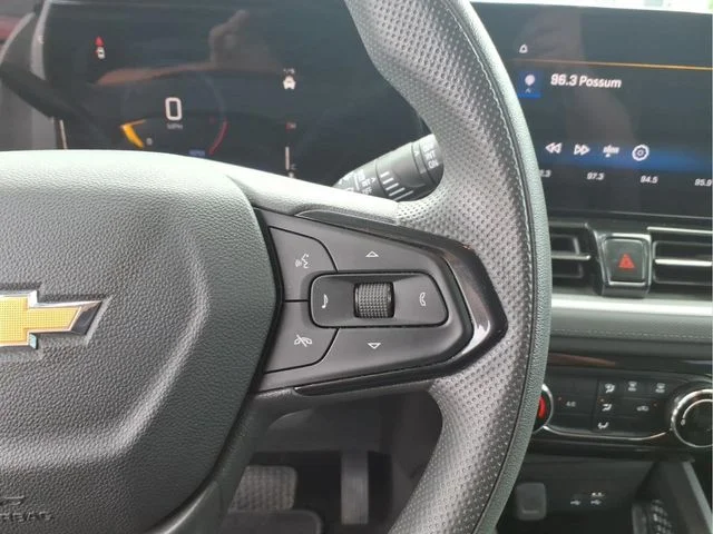 Used 2025 White Chevrolet LT image 23