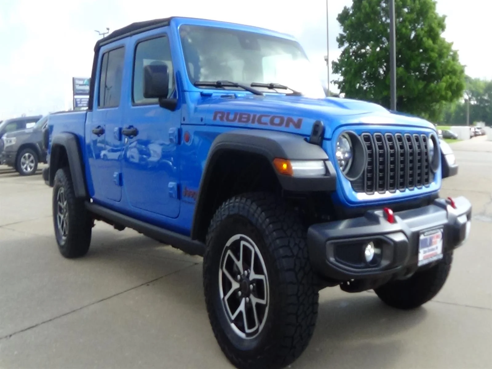 Used 2024 Hydro Blue Pearl Coat (pbj) Jeep Rubicon image 4