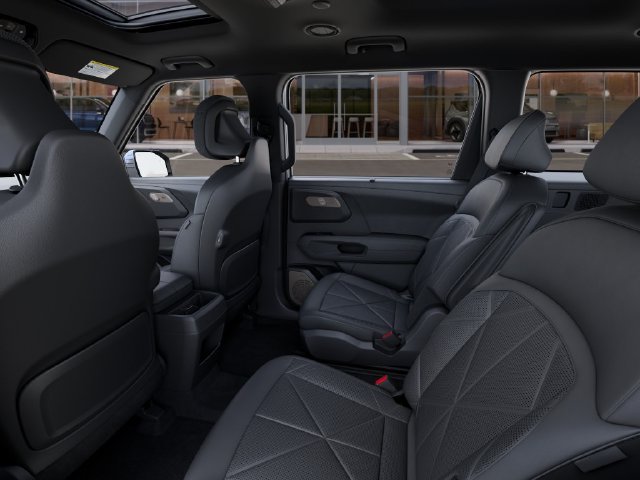 New 2027 Glacial White Pearl Kia SX image 18