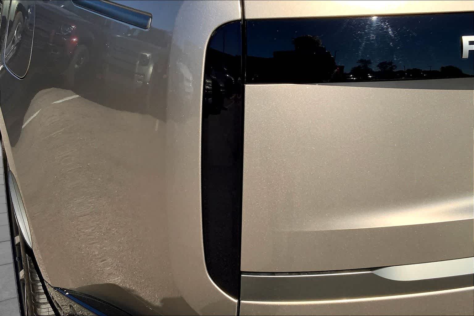 2025 Land Rover Range Rover SE - Photo 14