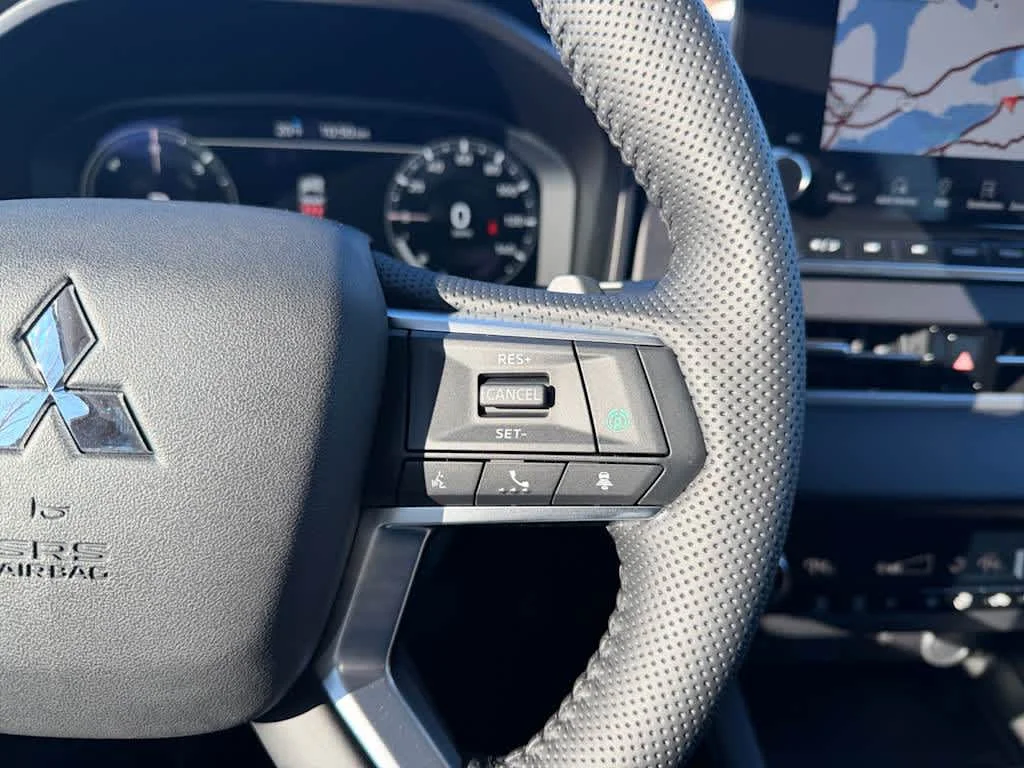 New 2025 Alloy Silver Metallic Mitsubishi SE image 17