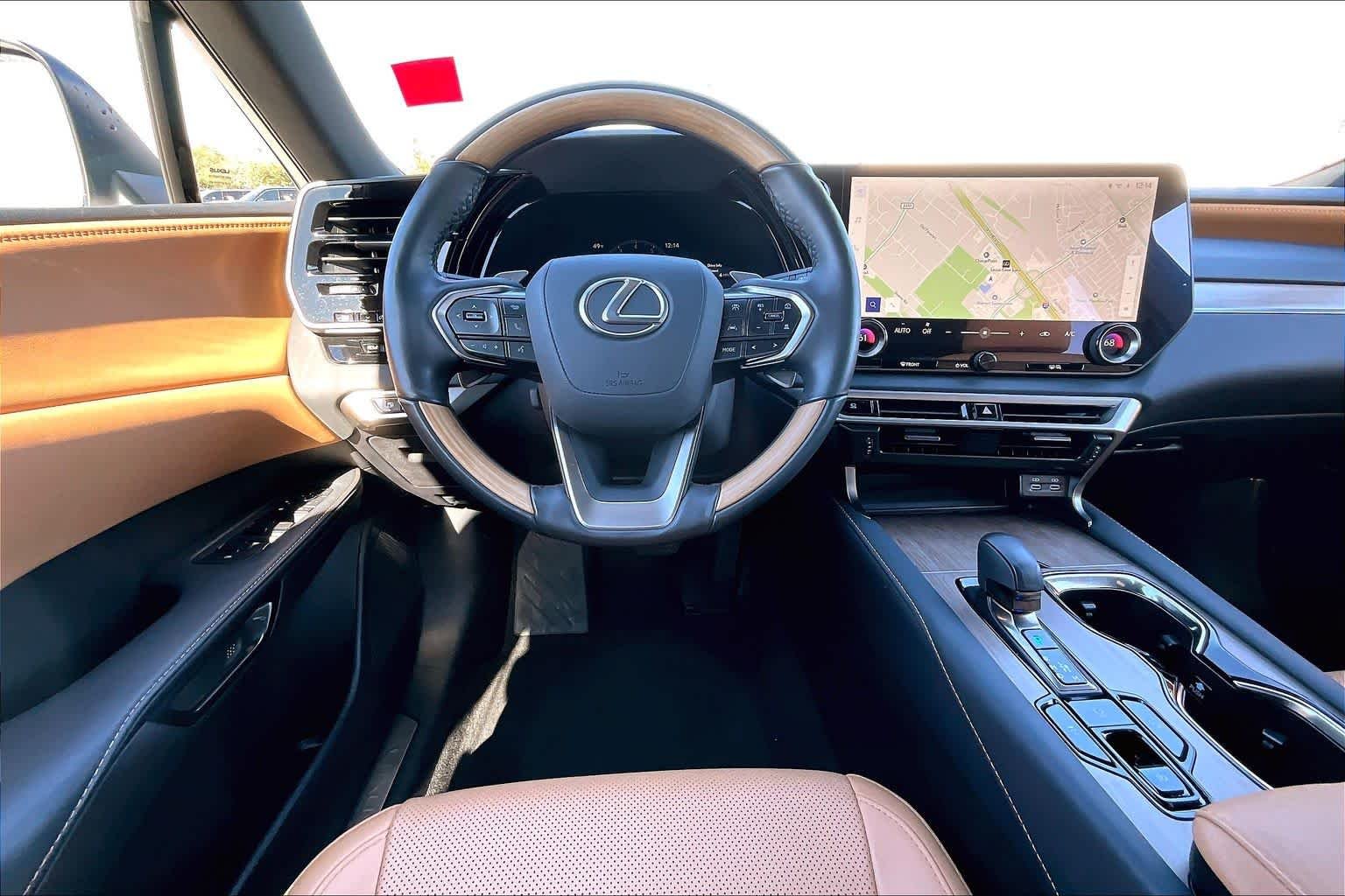 Used 2025 Eminent White Pearl Lexus Premium image 6