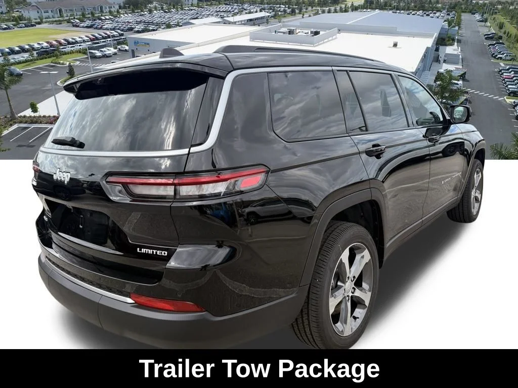 New 2026 Diamond Black Crystal Pearl-Coat Exterior Paint Jeep Limited image 4
