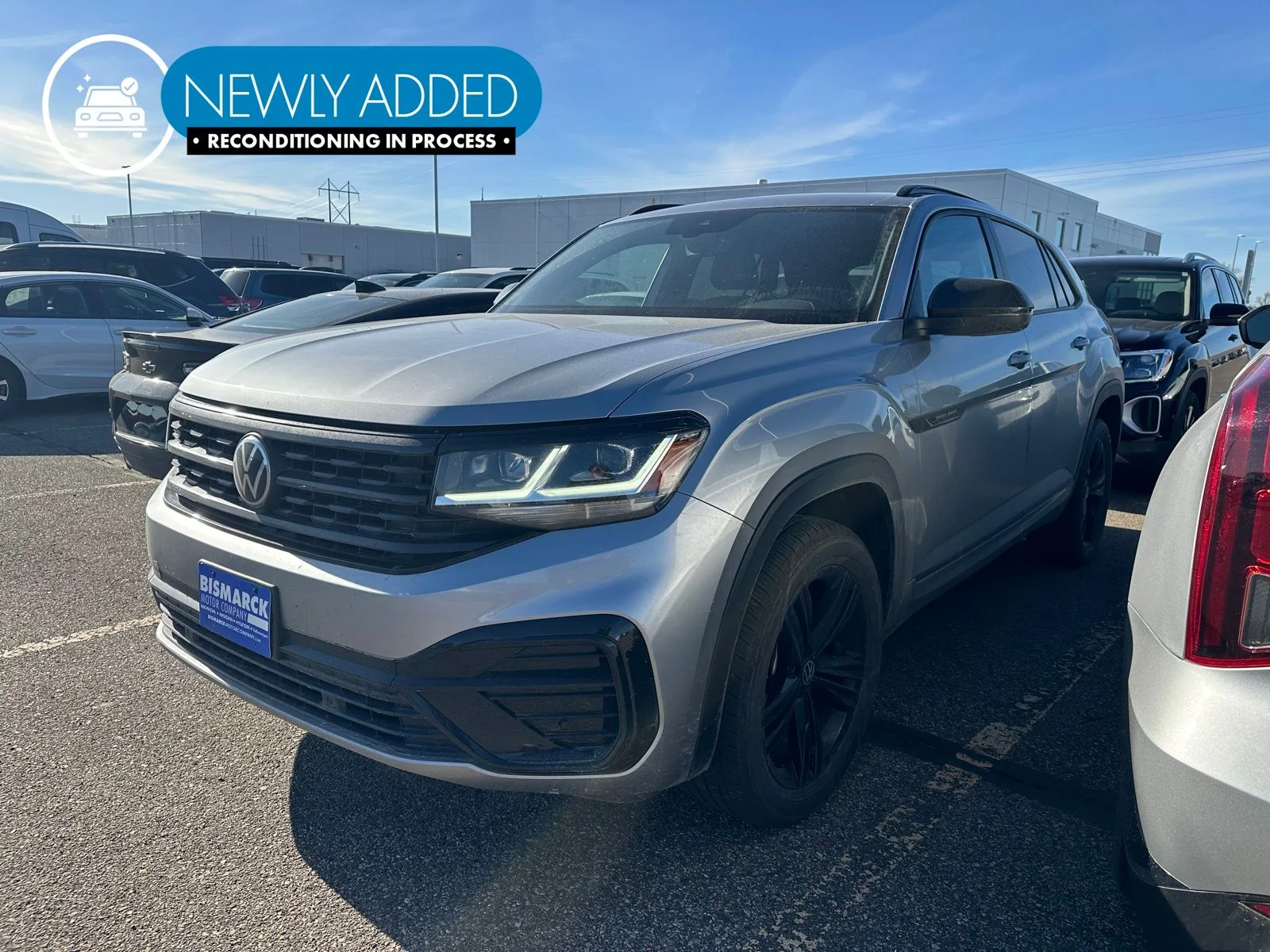 2023 Volkswagen Atlas Cross Sport 3.6L V6 SEL R-Line Black 4MOTION's photo