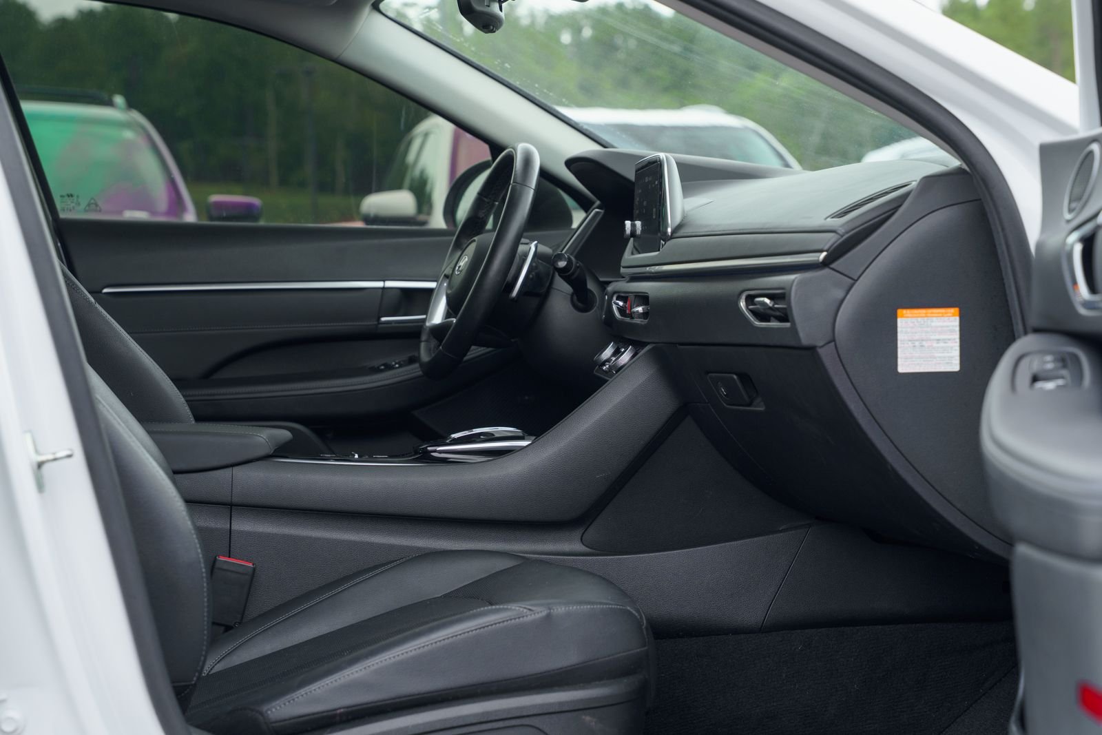 Used 2022 White Hyundai Limited image 13