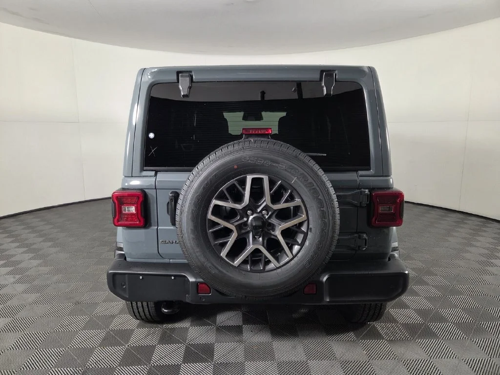 New 2026 Anvil Clear-Coat Exterior Paint Jeep Sahara image 5