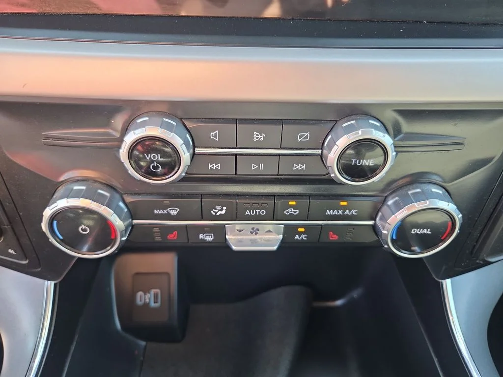 Used 2023 Gray Ford XLT image 18
