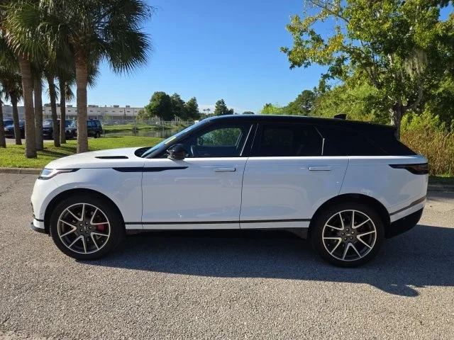 Used 2025 White Land Rover Dynamic SE image 2