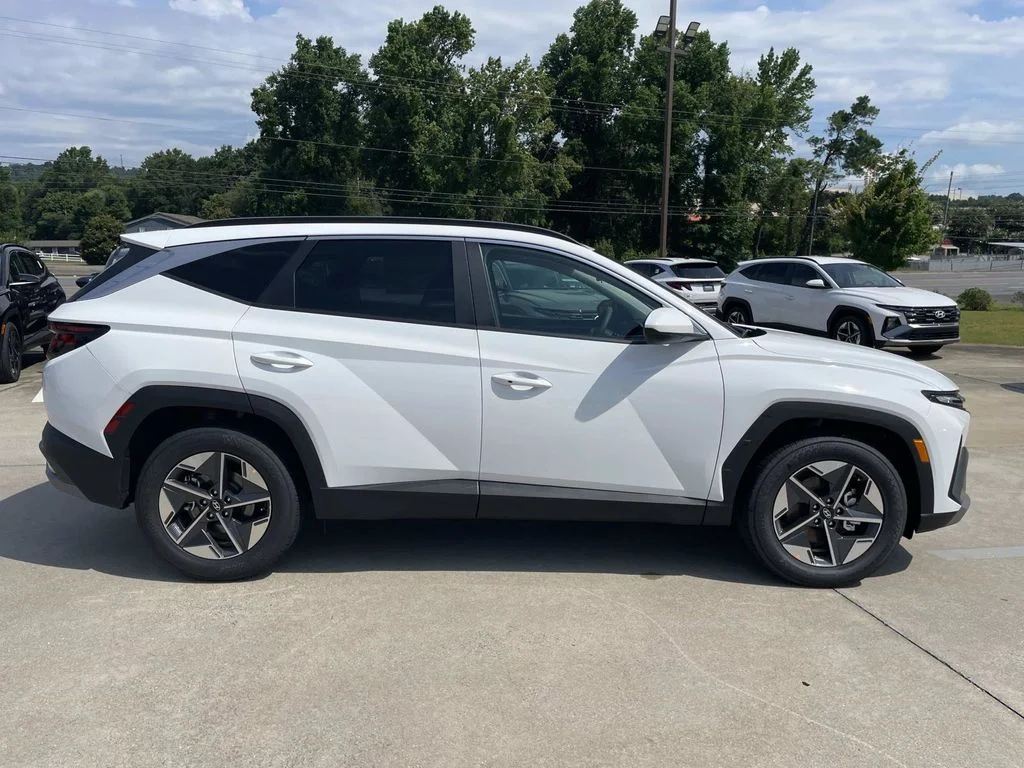 New 2026 White Hyundai SEL image 2