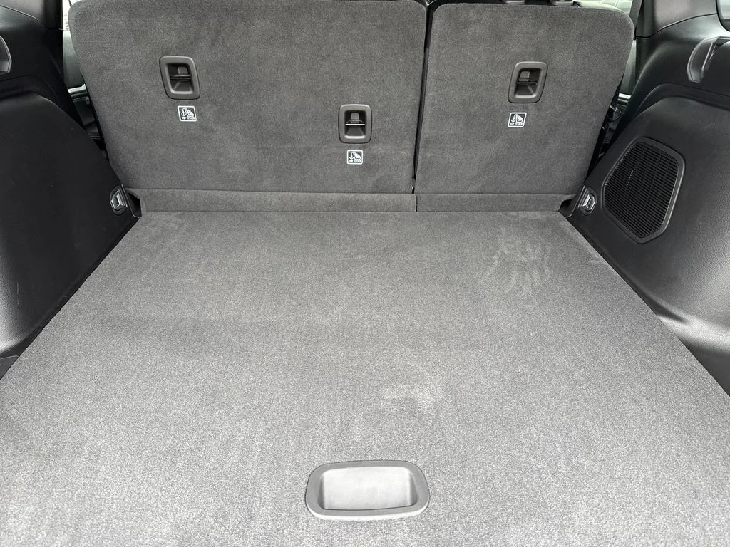 New 2026 Baltic Gray Metallic Clear-Coat Exterior Paint Jeep Limited Reserve image 11