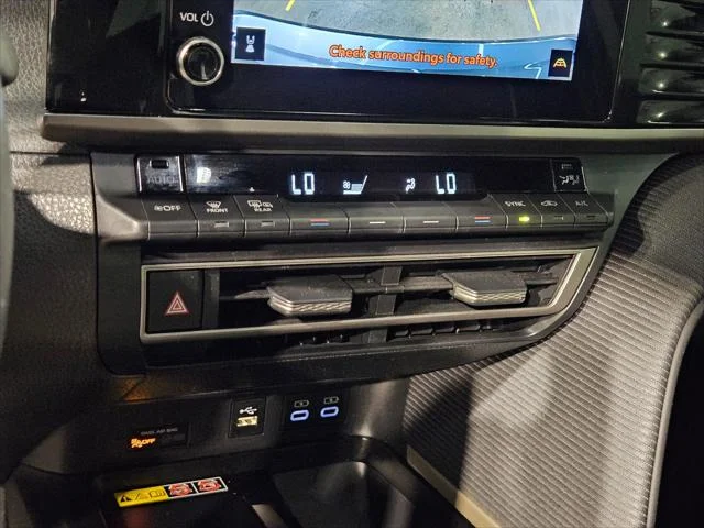 Certified Used 2025 PRECIOUS METAL Toyota  image 31