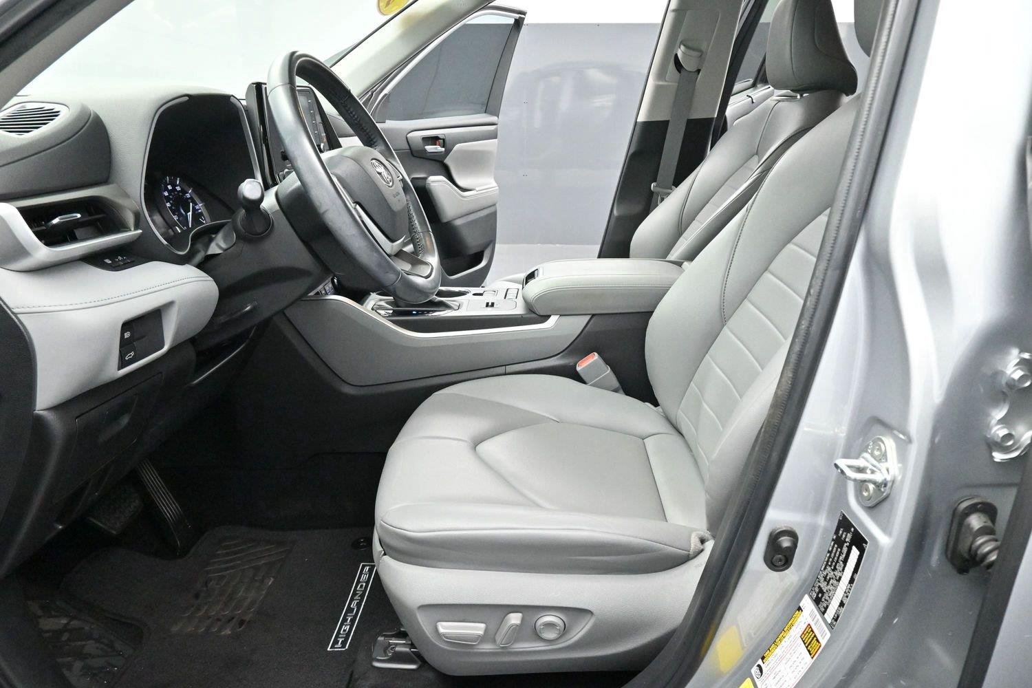 Used 2022 Celestial Silver Metallic Toyota XLE image 13