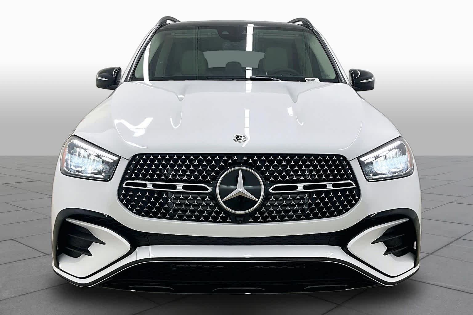 New 2026 MANUFAKTUR Moonlight White Metallic Mercedes-Benz GLE 350 image 3