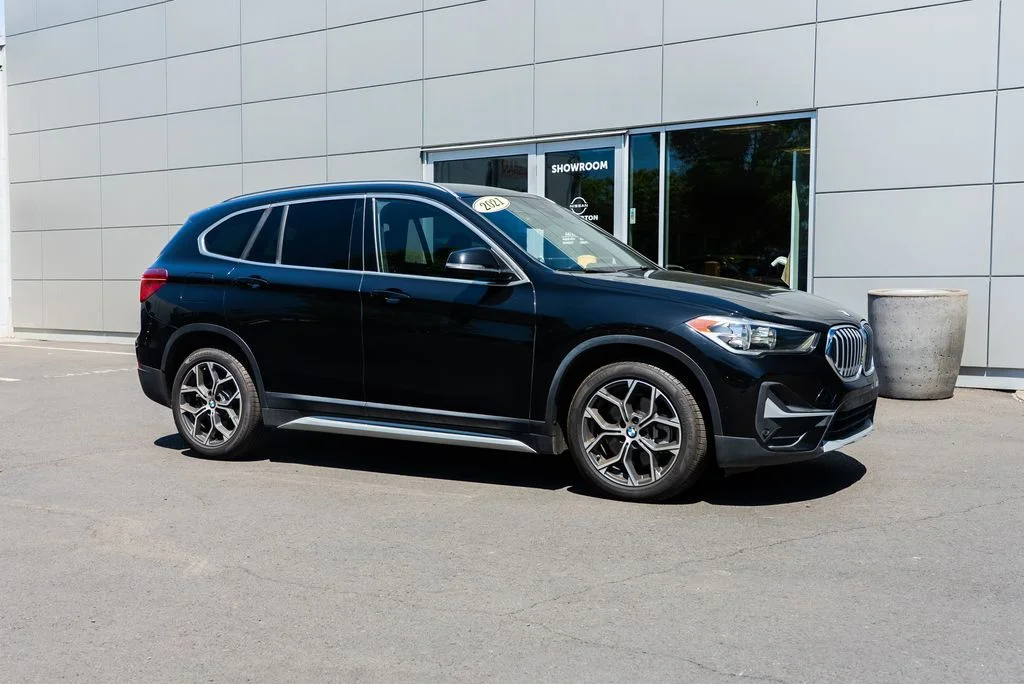 Used 2021 Black BMW xDrive28i image 30