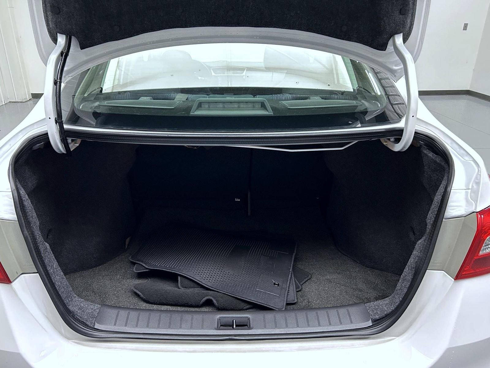 Used 2019 White Nissan SV image 21