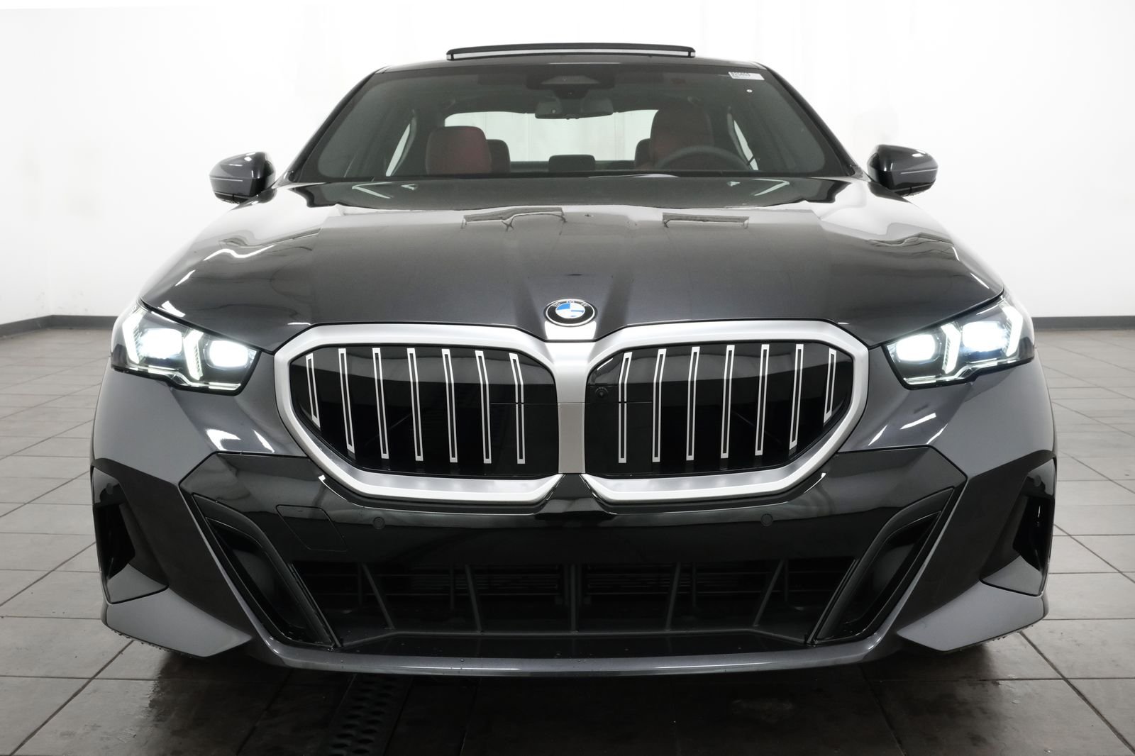 New 2027 Dark Graphite Metallic BMW 530i xDrive image 8