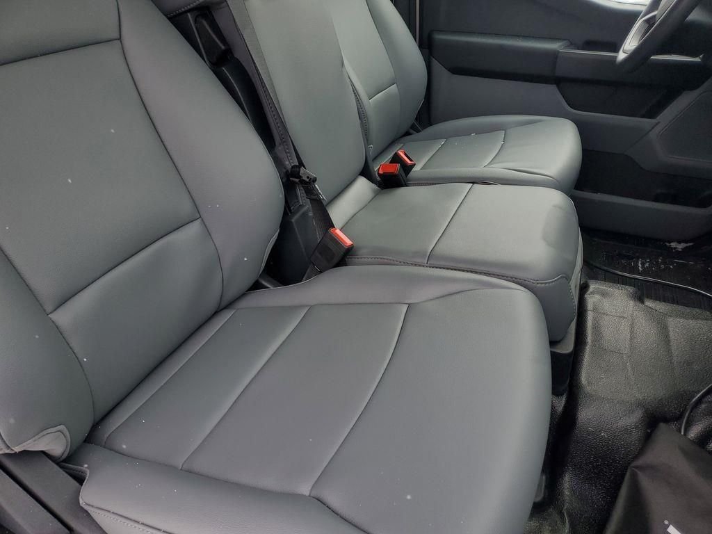 New 2025 Oxford White Ford F-350® XL image 11