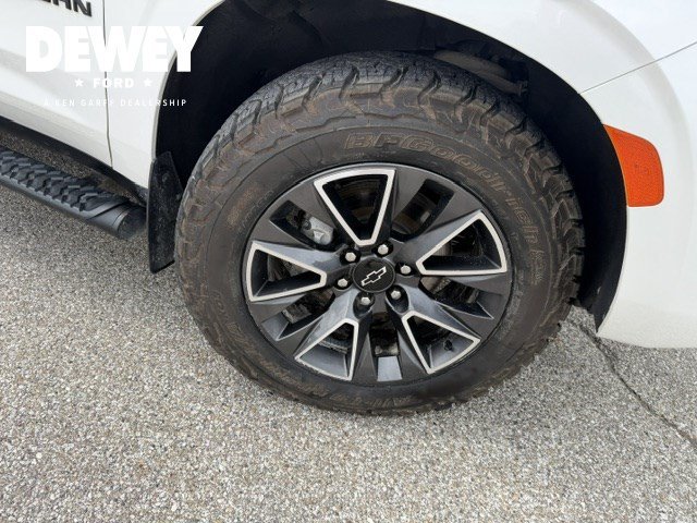 Certified Used 2022 Iridescent Pearl Tricoat Chevrolet Z71 image 43