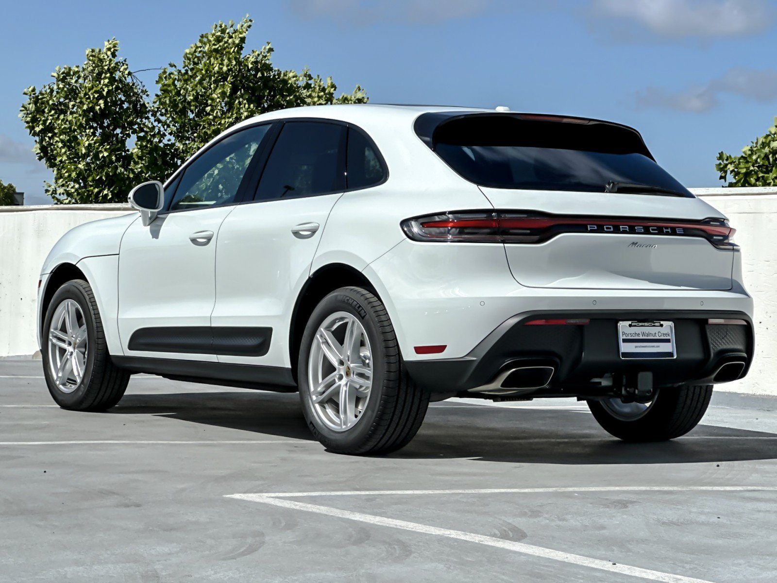 New 2026  Porsche Macan (AWD) image 3