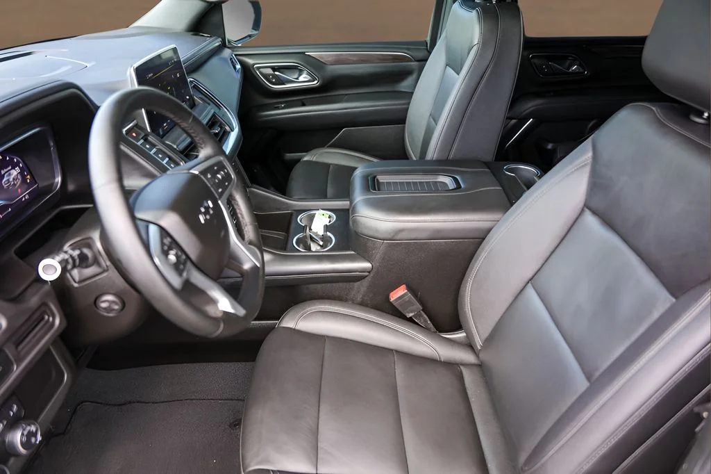 Used 2023 Black Chevrolet Z71 image 9